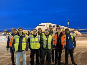 Gruppenbild Exkursion Flughafen Nürnberg 2022